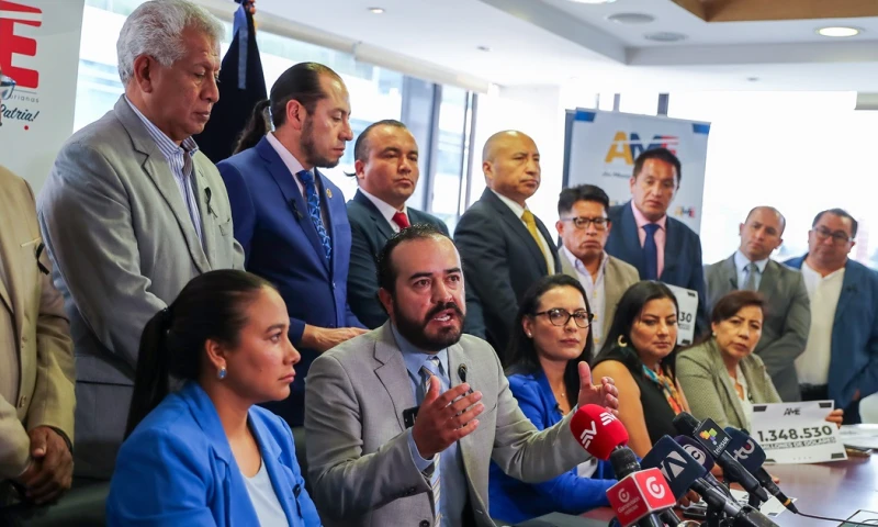 Al momento, unos treinta alcaldes ya cuentan con resguardo policial / Foto: EFE