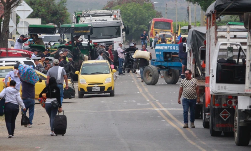 Los productores y campesinos mantienen bloqueos de carreteras de los departamentos de Tolima, Huila, Córdoba, Meta, Casanare, Arauca, Sucre, Cesar, Santander y Norte de Santander./ Foto: cortesía EFE
