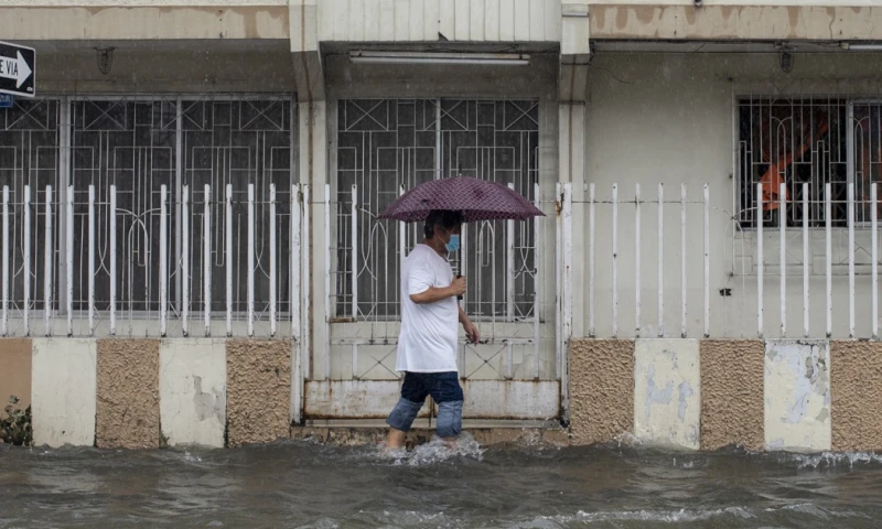 El fin de semana, tras 12 horas de lluvias continuas, se desbordaron seis ríos en cuatro cantones de la provincia/ Foto: cortesía EFE