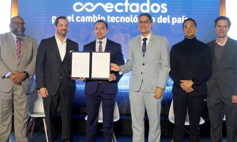 El acuerdo entre Ecuador y Google Cloud se firmó ayer en Carondelet / Foto: cortesía Presidencia