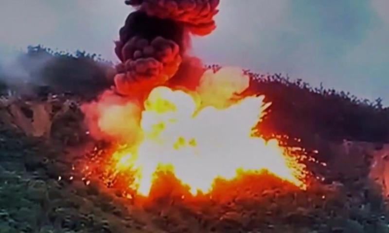 La ofensiva incluyó artillería pesada, fuego de mortero y apoyo aéreo / Foto: cortesía Ministerio de Defensa