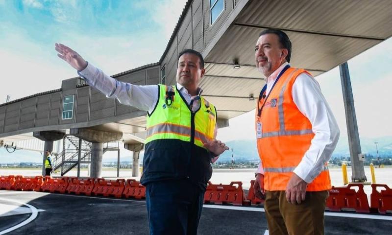 Pabel Muñoz, alcalde de Quito, visitó las obras en el aeropuerto Mariscal Sucre / Foto: cortesía Municipio de Quito