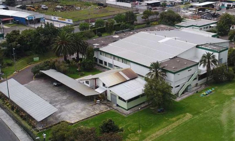 Una panorámica de la planta que generó una disputa entre la farmacéutica estadounidenses Merck Sharp & Dohme y la nacional Prophar. Foto: Vicente Costales / EL COMERCIO  Este contenido ha sido publicado originalmente por Diario EL COMERCIO en la siguiente dirección: http://www.elcomercio.com/actualidad/controversia-empresasprivadas-juicio-indemnizacion.html. Si está pensando en hacer uso del mismo, por favor, cite la fuente y haga un enlace hacia la nota original de donde usted ha tomado este contenido. ElComercio.com