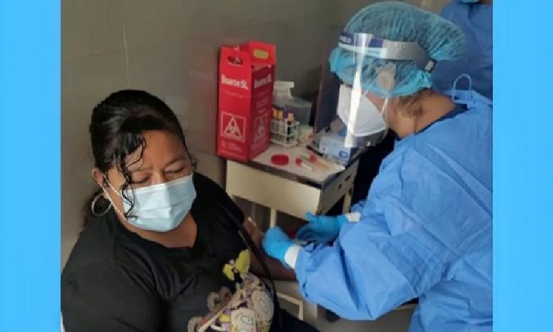 El Minsa detalló que el "síndrome febril agudo" es una de las principales causas de atención en establecimientos de salud de las regiones tropicales / Foto: cortesía INS Perú