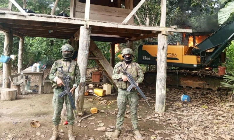 La minería ilegal se ha convertido en una problemática creciente que amenaza en la Amazonía ecuatoriana / Foto: cortesía Ejército ecuatoriano