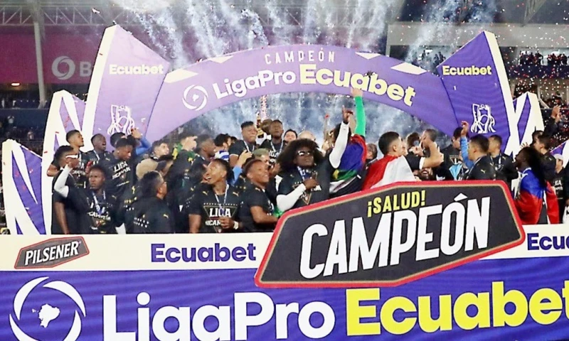 Los jugadores de Liga festejaron en el estadio Banco de Guayaquil / Foto: cortesía Liga