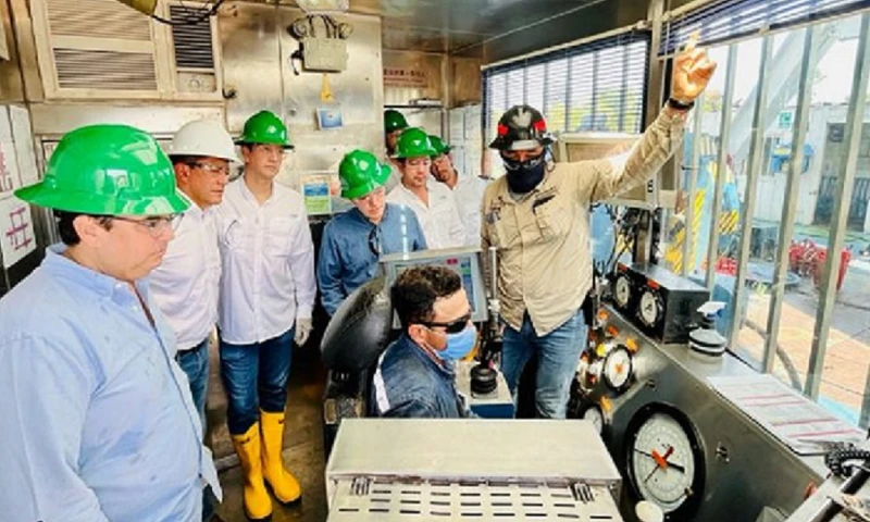 El ministro constató el arranque de la operatividad de los taladros de perforación en el pozo Bocachico 1 / Foto: cortesía ministerio de Energía