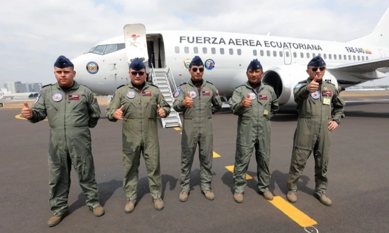 La entrega del Boeing 737-500 se desarrolló en Guayaquil / Foto: cortesía Presidencia