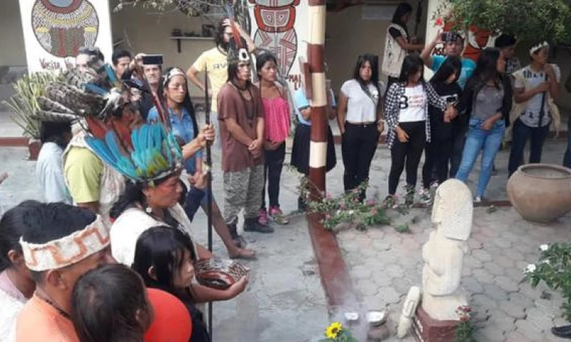 Los jóvenes záparas aprendieron sobre la cultura Valdivia en la Costa. Foto: El Comercio