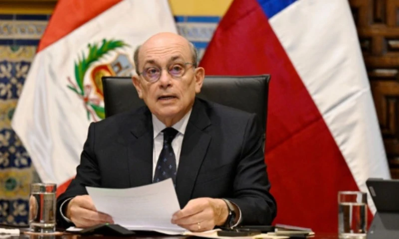 El canciller remarcó que la orden es que "solamente ingresen personas de manera regular, de acuerdo a las normas peruanas" / Foto: cortesía Agencia Andina