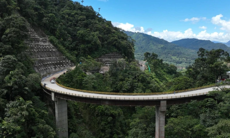 El consorcio encargado del Tramo 2 advirtió que la falta de desembolsos pone en riesgo empleos, proveedores y la continuidad de una de las obras más estratégicas para Putumayo. / Foto: Facebook
