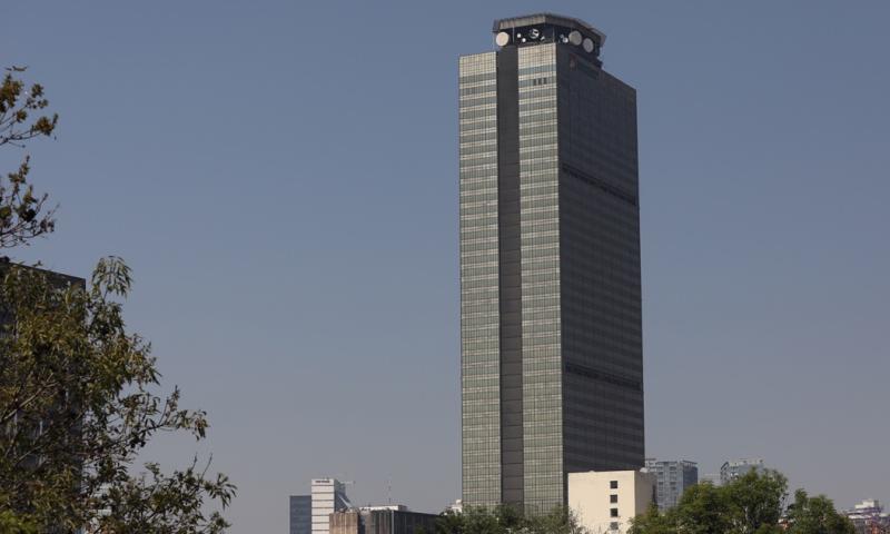 Fitch Ratings explicó en el reporte que México ha adoptado medidas legislativas que permiten a Pemex compartir un techo de deuda con la Secretaría de Hacienda y Crédito Público/ Foto: cortesía EFE