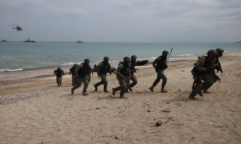 Con un desembarco en playa "hostil" concluyen maniobras de Unitas / Foto: EFE