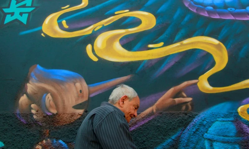 Mural de "Pinocchio" honra a Guillermo del Toro en su ciudad natal / Foto: EFE