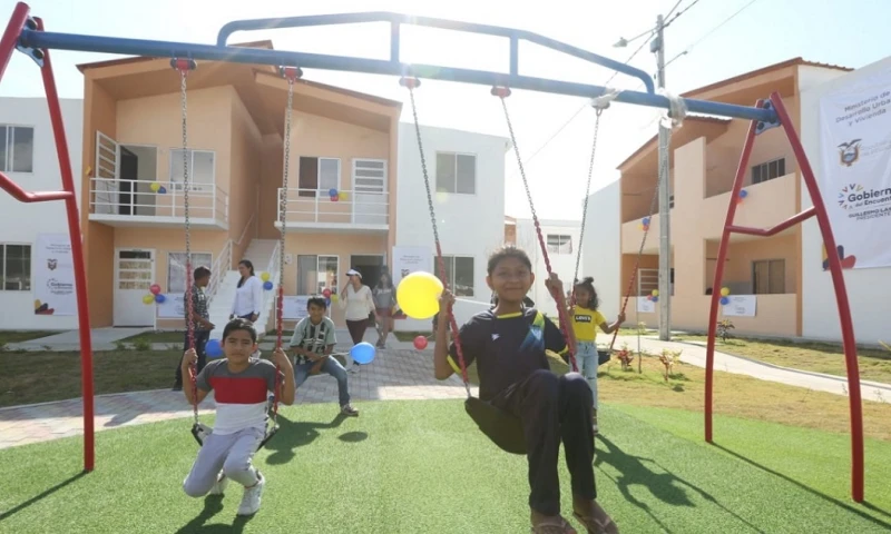 La construcción de los proyectos habitacionales de Yantzaza y Catamayo contribuyó a la reactivación económica de la localidad generando aproximadamente 490 empleos / Foto: cortesía Secretaría General de Comunicación de la Presidencia