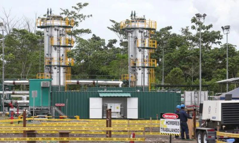 En este proceso participará el Ministerio de Energía, que liderará la fusión de ambas firmas y se encargará de remitir a la Presidencia de la República los informes técnicos pertinentes relacionados con la unificación de Petroamazonas y Petroecuador. Foto: El Comercio