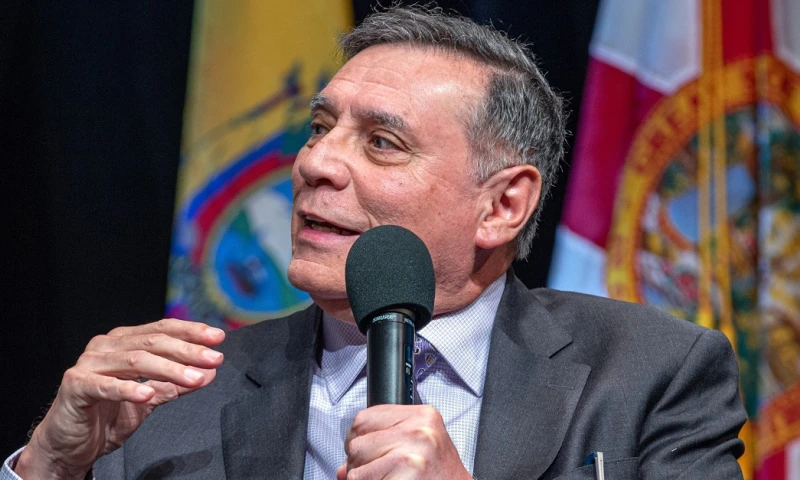 Jamil Mahuad cree que la dolarización fue un "acierto histórico" / Foto: EFE