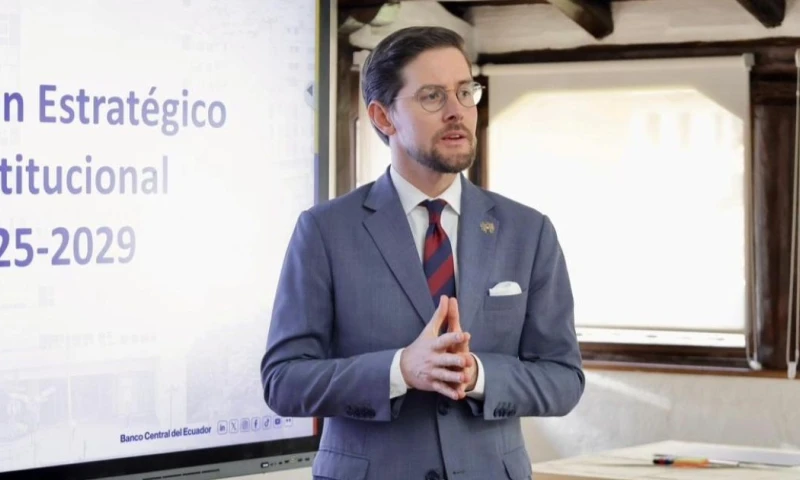 El gerente general del BCE, Guillermo Avellán, brindó información sobre las reservas internacionales / Foto: cortesía Guillermo Avellán