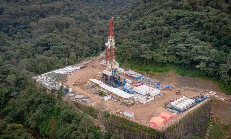 El presidente boliviano, Luis Arce, encabezó una inspección en el campo / Foto: EFE 
