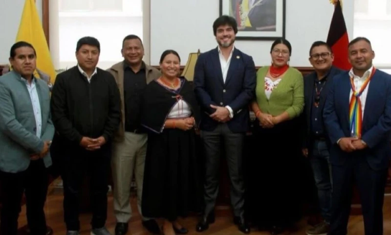El ministro de Gobierno, José de la Gasca, se reunió con los asambleístas electos de Pachakutik / Foto: cortesía José de la Gasca