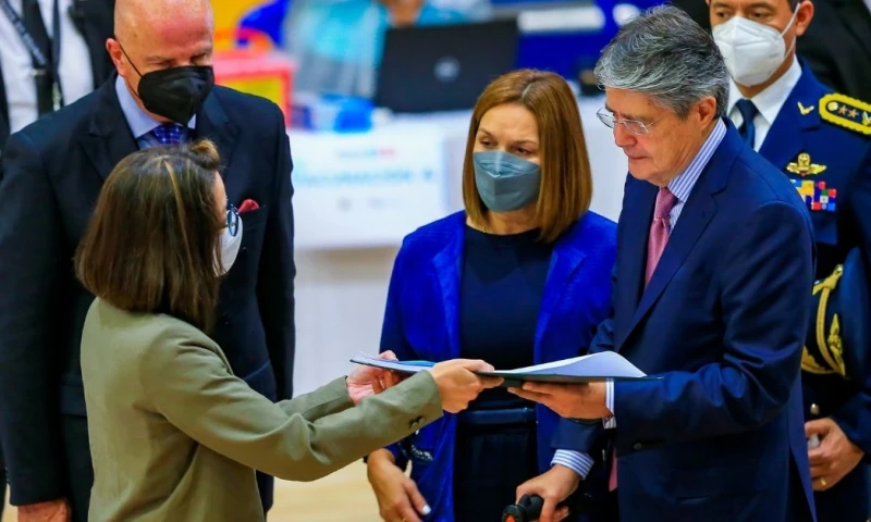 Ecuador recibe lote de Pfizer y acumula 5.126.279 vacunas contra covid-19/ Foto: EFE