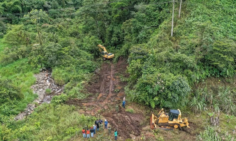 El trazado de la nueva vía entre Quito y Lago Agrio empezó / Foto: cortesía Guillermo Lasso