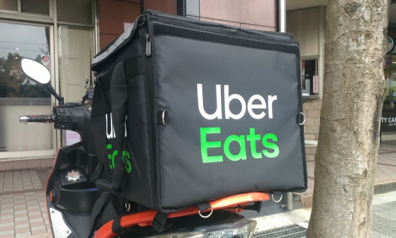 Estudio revela precariedad laboral en webs de pedidos y taxis / Foto: Shutterstock