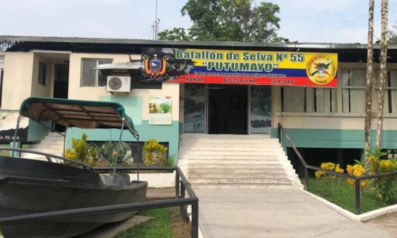 El Ejército recuperó dos fusiles sustraídos el mes pasado en Sucumbíos / Foto cortesía Ejercito