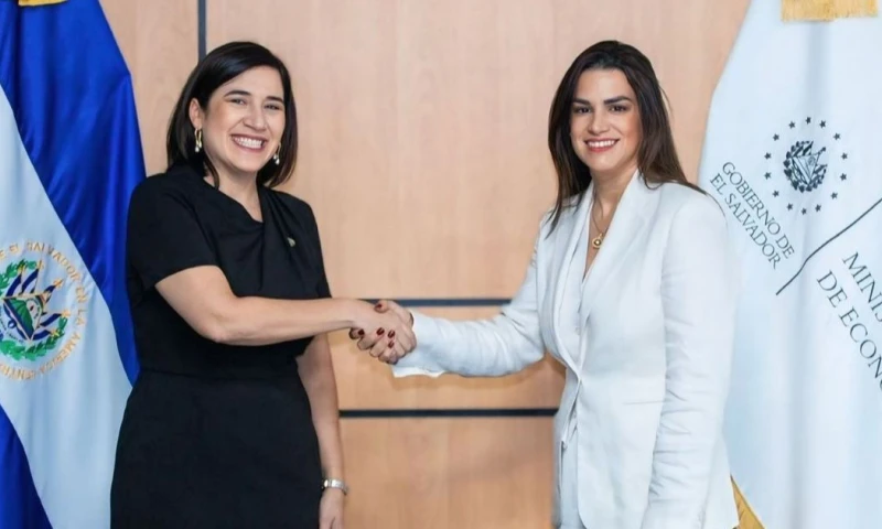 Carolina Maldonado, directora de PRO ECUADOR, participó en diversos eventos en El Salvador / Foto: cortesía Ministerio de Producción