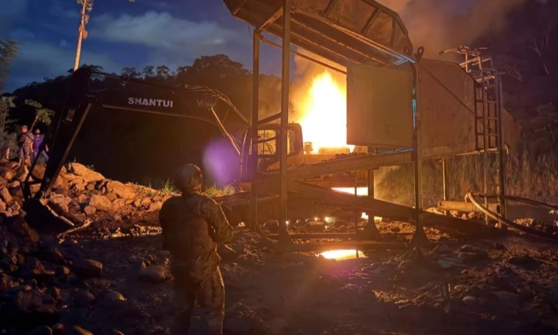 Solo en Zamora Chinchipe se han realizado 47 operativos contra la minería ilegal en 2025 / Foto: cortesía Ministerio del Interior