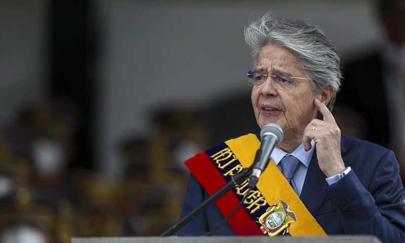 Guillermo Lasso, afronta un escenario adverso y complicado, sumido en un proceso de juicio político promovido por la oposición, que puede sacarlo del poder antes que llegue a la mitad de su mandato / Foto: EFE