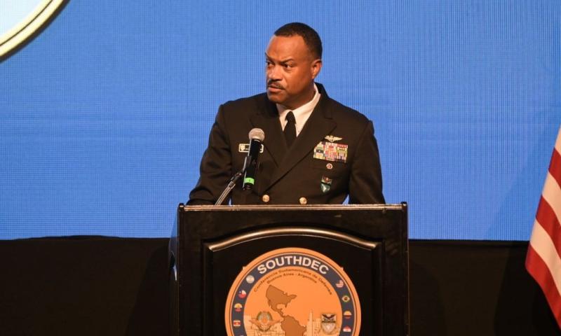 El almirante Alvin Holsey, participó este miércoles en la apertura de la SOUTHDEC 2025 en Buenos Aires / Foto: cortesía Luis Petri