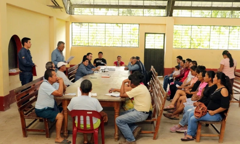 La estatal financiará los estudios para proyectos de electrificación y construcción de viviendas para 183 familias en la parroquia/ Foto: cortesía Petroecuador