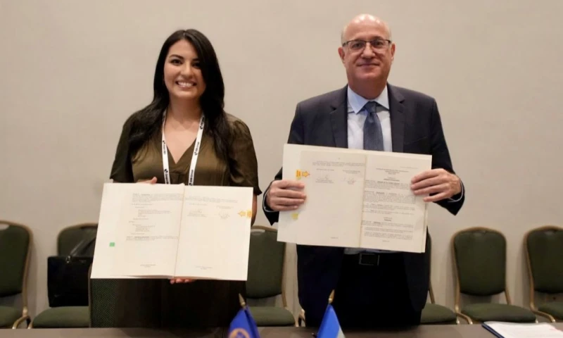 El convenio fue suscrito por la ministra de Economía y Finanzas, Sariha Moya, y el presidente del BID, Ilan Goldfajn / Foto: cortesía Ministerio de Economía y Finanzas