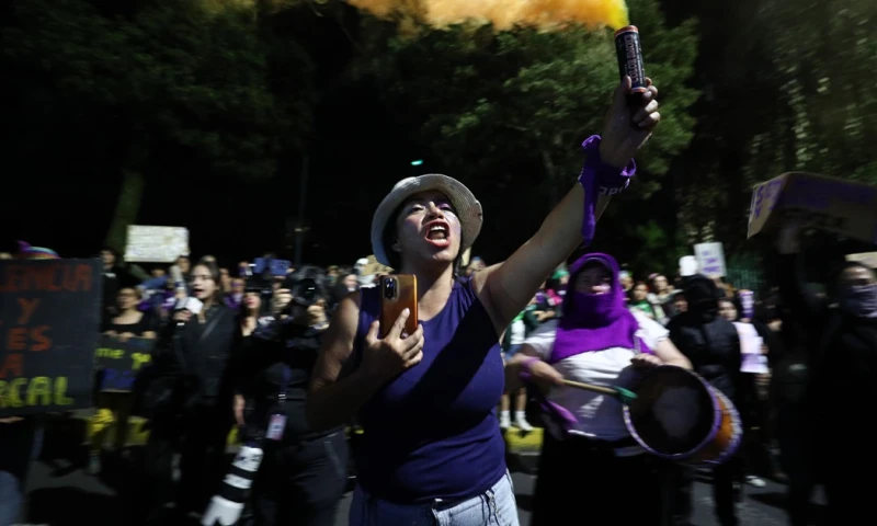 La marcha fue convocada por las organizaciones 'Mujeres por el cambio' y el 'Movimiento de mujeres diversas en resistencia' / Foto: EFE