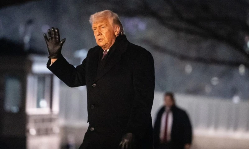 Trump sabe además que las refinerías estadounidenses, son expertas a la hora de procesar crudos pesados como el de Venezuela / Foto: EFE