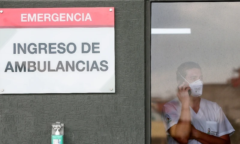 Baja demanda hospitalaria por covid, pero la situación es sensible / Foto: EFE