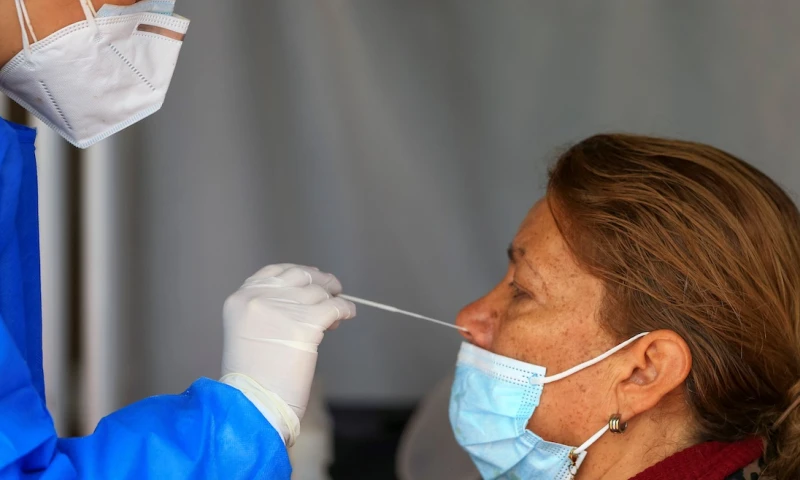 Ecuador supera los 800.000 casos de covid-19 / Foto: EFE