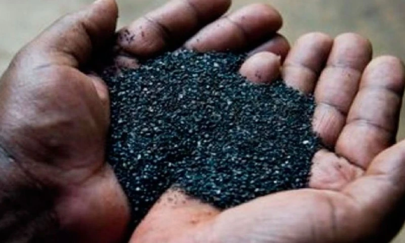 Entre 2021 y 2025 se decomisaron toneladas de lo que autoridades denominaron “arenas negras”, compuestas por coltán y estaño / Foto: cortesía Banca y Negocios