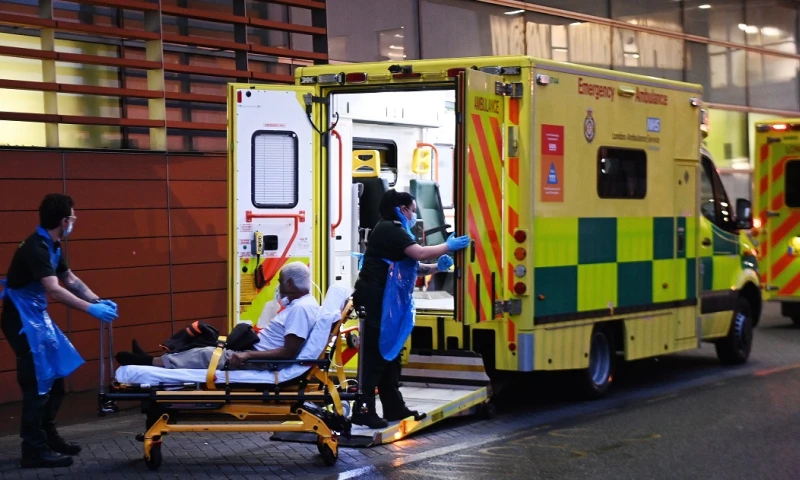 Los fallecimientos se reparten entre 9.648 confirmados por pruebas PCR y 4.598 probables, es decir, sin certificaciones médicas o forenses. Foto: EFE