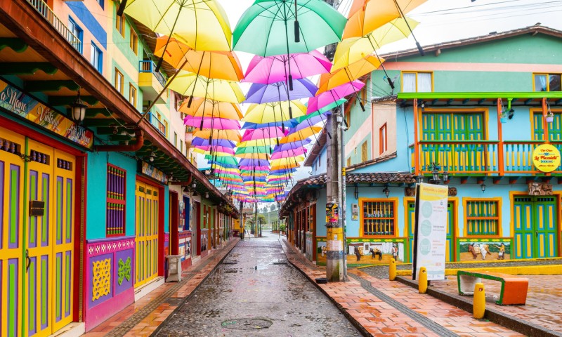 Calles llenas de color, arte urbano y experiencias culturales impulsan el interés por pequeños destinos que muestran una faceta diferente del país. / Foto: archivo