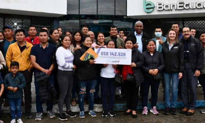 La firma del convenio se llevó a cabo el 6 de junio en el auditorio del GAD de El Chaco / Foto: cortesía Celec