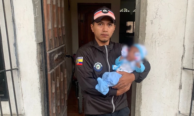 "Encontraron al pequeño Liam, quien desapareció en Quinindé. La rápida acción y las técnicas investigativas permitieron la pronta resolución del caso" / Foto: cortesía Policía Nacional 