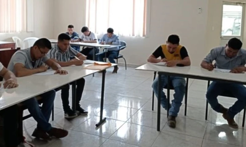 251 personas se postularon al concurso organizado por Celec / Foto: cortesía Celec