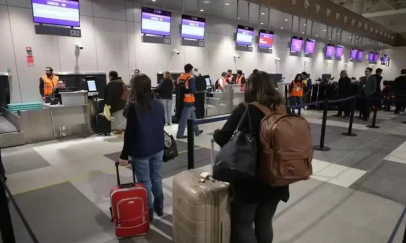 Alrededor de las 17:00 hora local las autoridades correspondientes realizaron el levantamiento de cadáver / Foto: cortesía El Comercio