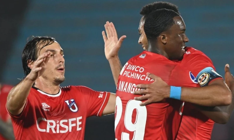 El panameño Ismael Díaz fue autor de 2 goles en el estadio Centenario / Foto: cortesía Universidad Católica
