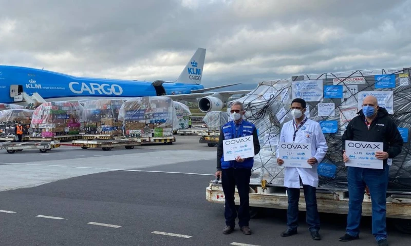 Ecuador recibe 336.000 vacunas de AstraZeneca bajo la iniciativa Covax. Foto / Cortesía Presidencia