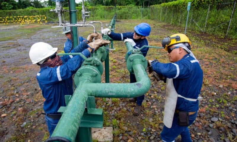 Petroecuador reportó que 172 mecheros han sido apagados y desmantelados en la región amazónica / Foto: cortesía Petroecuador