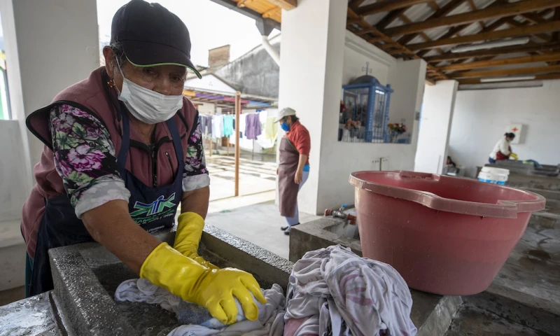Entre diciembre de 2019 y ese mes de 2020 se perdieron 687.000 empleos adecuados en general / Foto: EFE