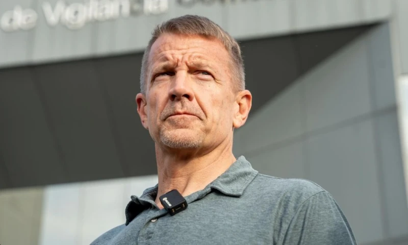 En su primer día en Lima, el exmilitar ofreció entrevistas a medios locales / Foto: EFE 